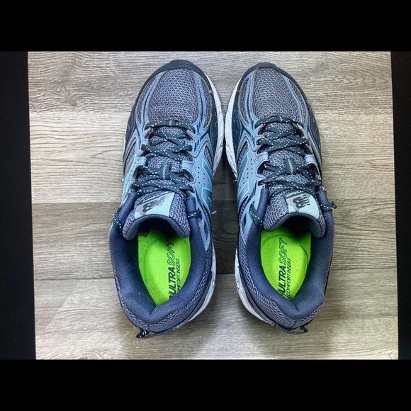 Shoes - Picture 3 of 4